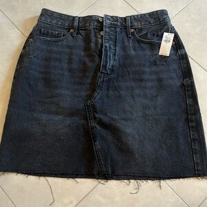 Old Navy button fly higher high-rise black denim skirt.